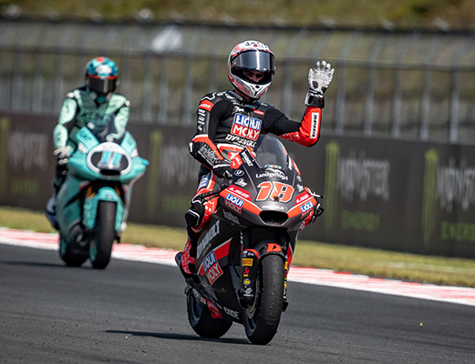 Vodilni v svetovnem prvenstvu Gonzalez je znova pokazal borbenost, medtem ko je Agius doživel zgodnji padec