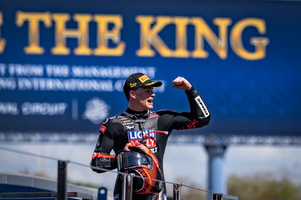 Osupljiva zmaga Manuela Gonzaleza na uvodni dirki na Tajskem.